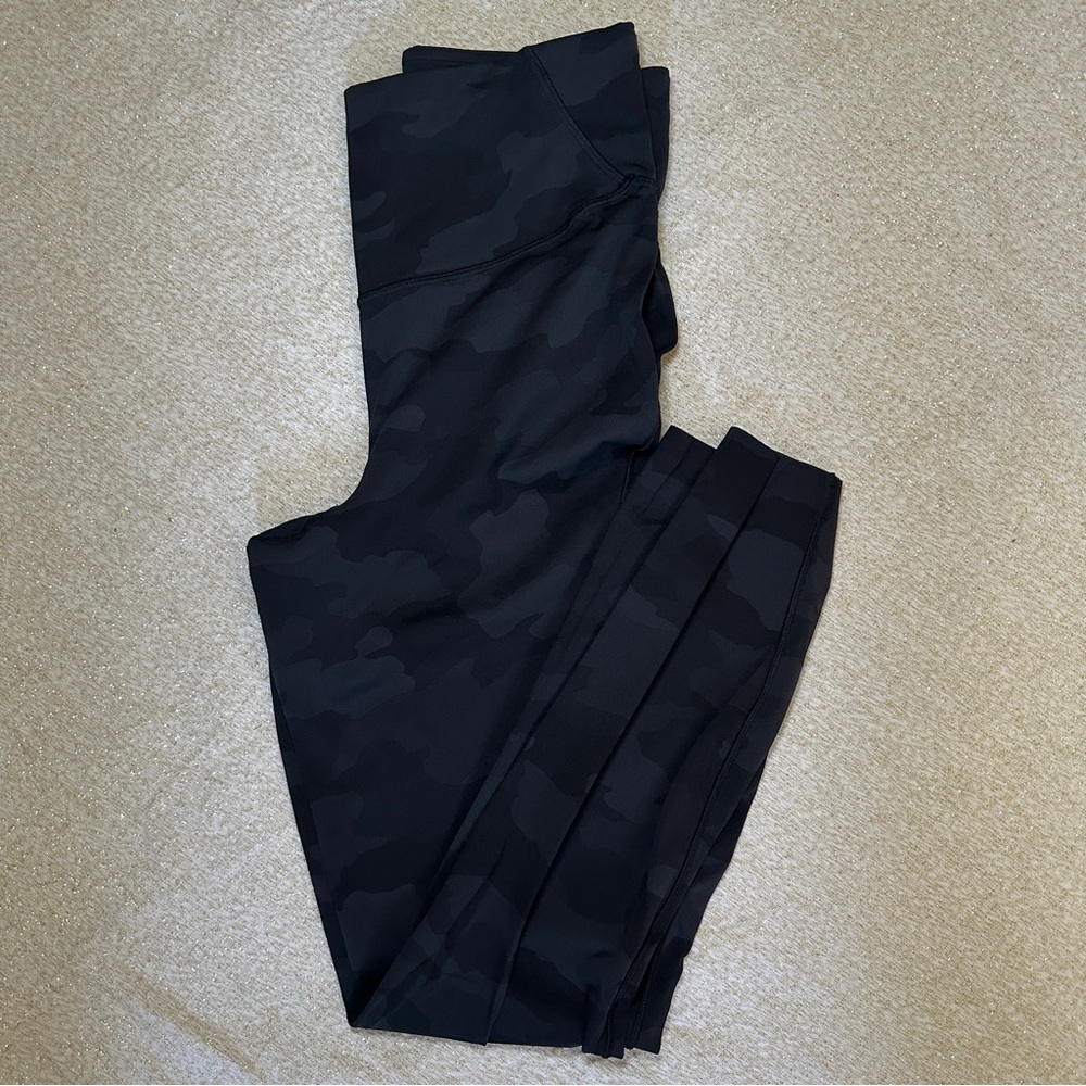 Lululemon Athletica Black Camouflage Leggings - Picture 2 of 4